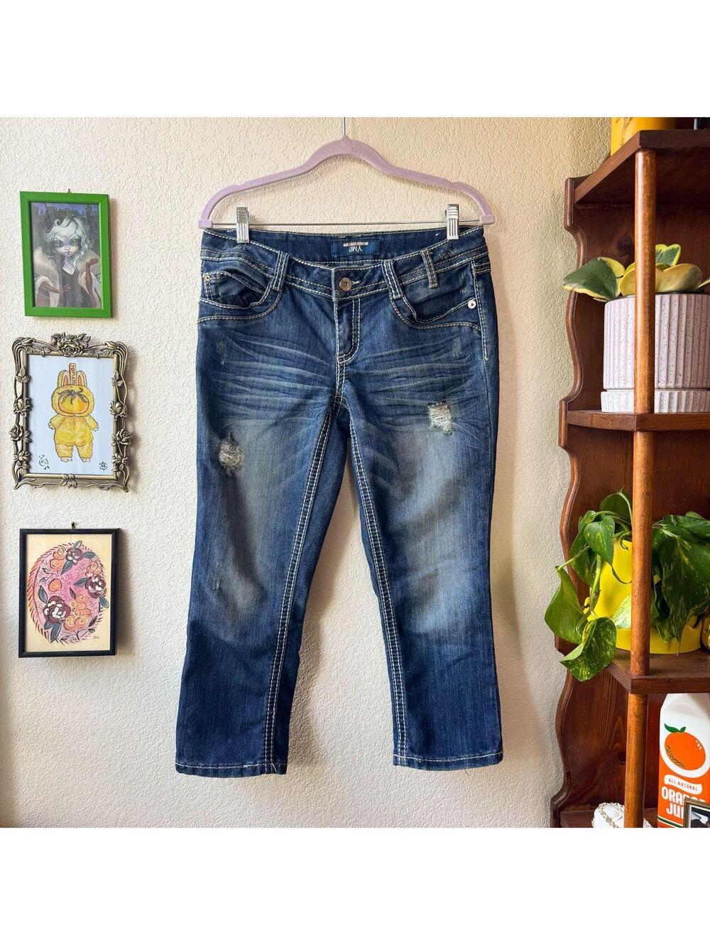 Vintage YMI Y2K Contrast Stich Western Boho Distressed Capri